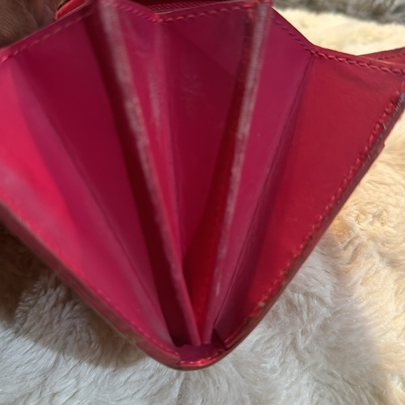 Vintage Louis Vuitton Fire Truck Red Monogram Vernis Long Sarah Wallet - Picture 13 of 16